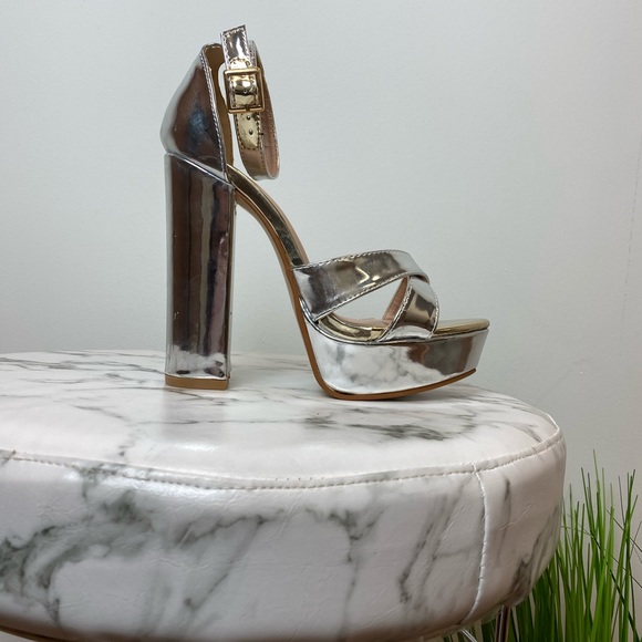 ‼️ Silver Platform High Heel Ankle Strap Open Toe - Picture 8 of 8